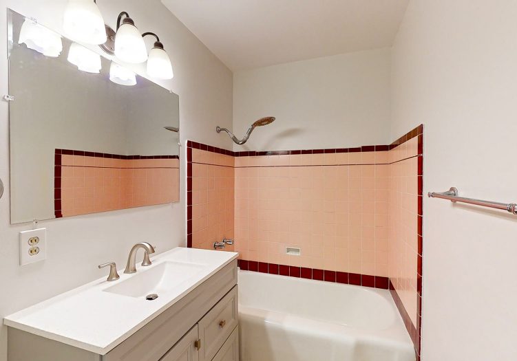 Sunkist Park Family Home Mid Block close to park
