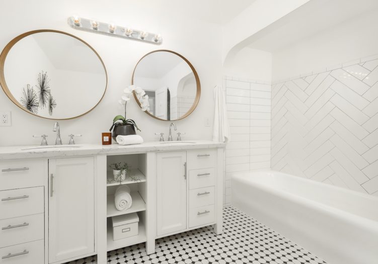 Charming Spanish-Style Fourplex in Desirable West Adams Area