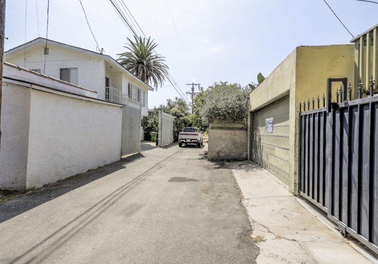 Charming Spanish-Style Fourplex in Desirable West Adams Area